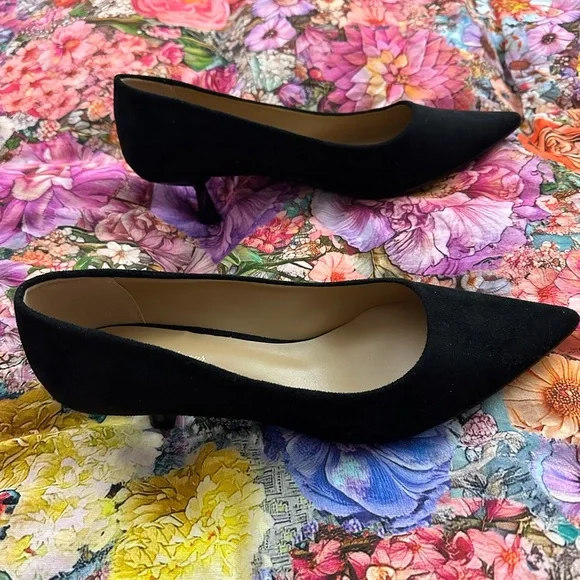 NWT Black Suede Women's Shoes - Picture 4 of 9